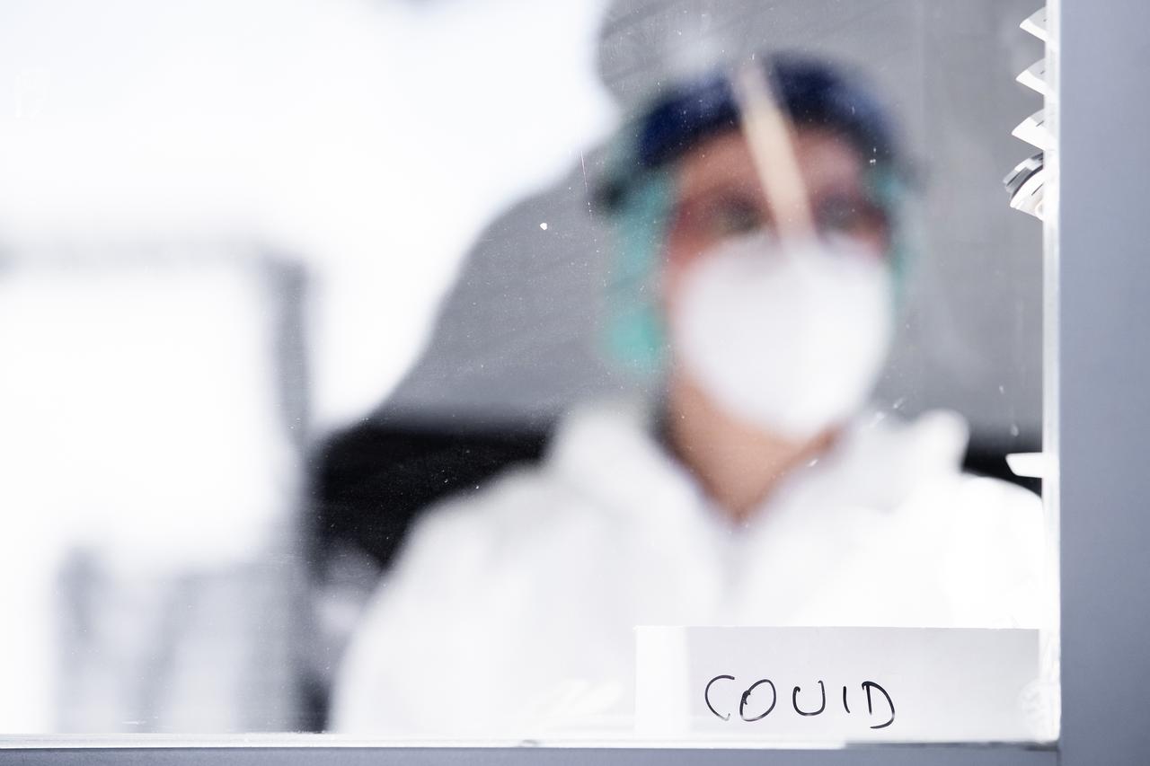 Epidemiološko testiranje u splitskoj Trajektnoj luci