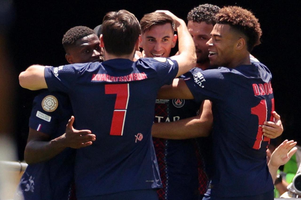FIFA Club World Cup - Group B - Paris St Germain v Atletico Madrid