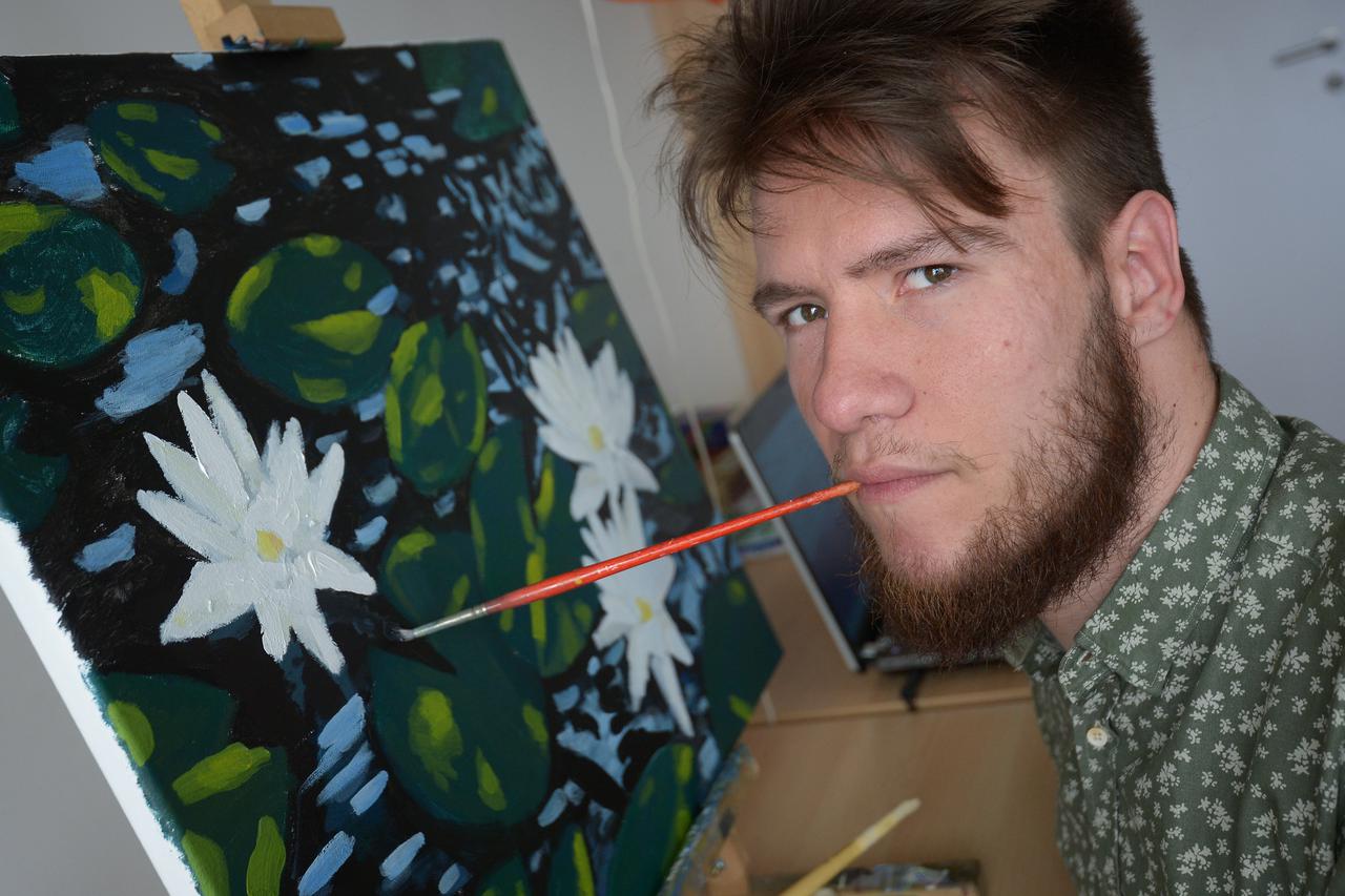 29.4.2016., Zagreb - Alen Kasumovic, student Akademije likovne umjetnosti koji slika ustima. Photo: Marko Prpic/PIXSELL