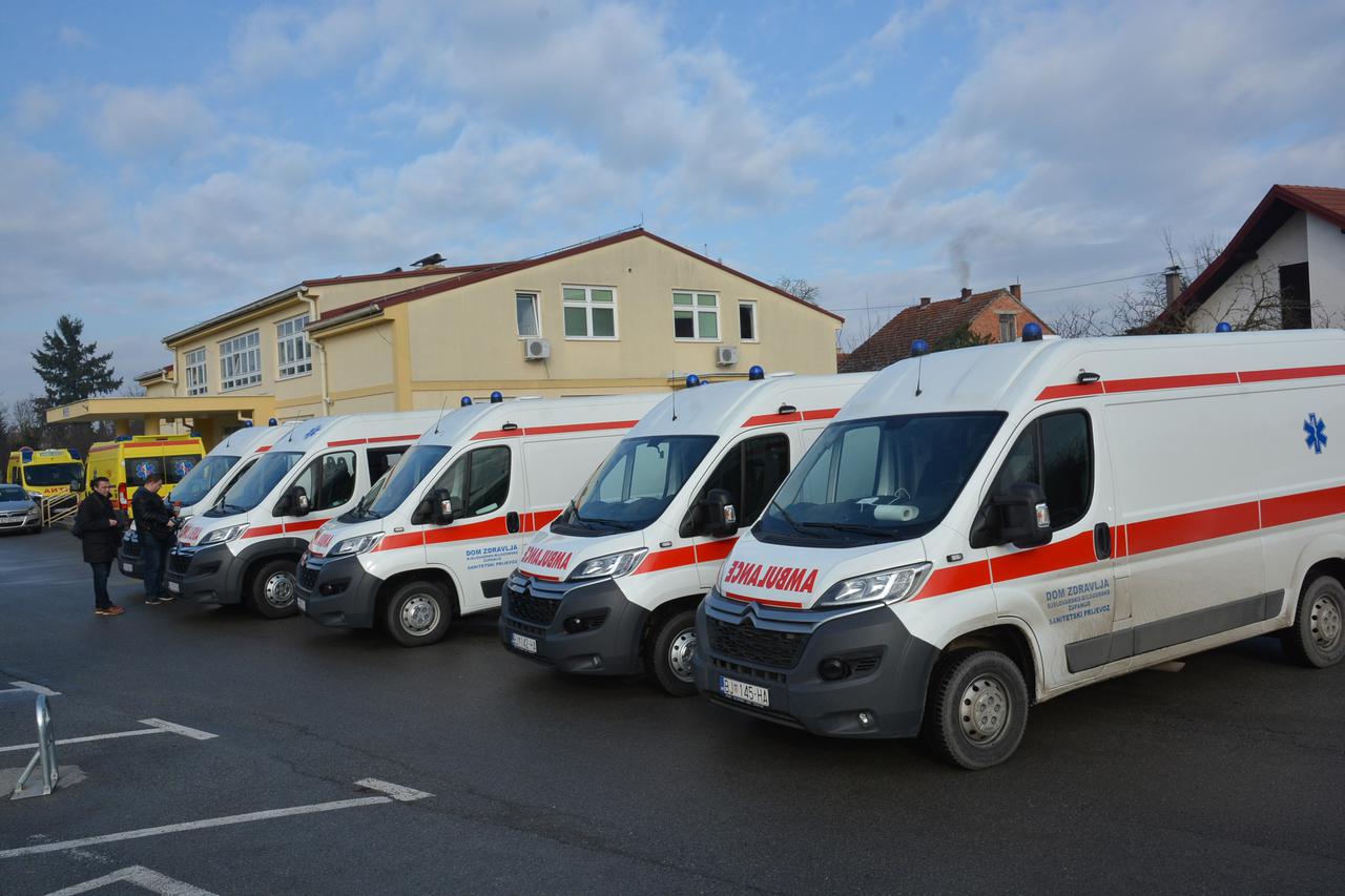 Županijski Dom zdravlja bogatiji za pet novih sanitetskih vozila hitne pomoći