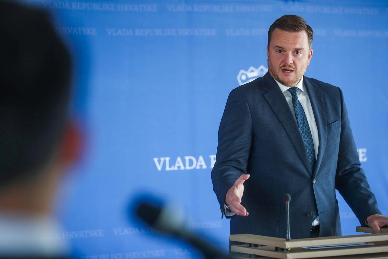 Zagreb: Ministar Primorac nakon sjednice Vlade dao je izjavu za medije