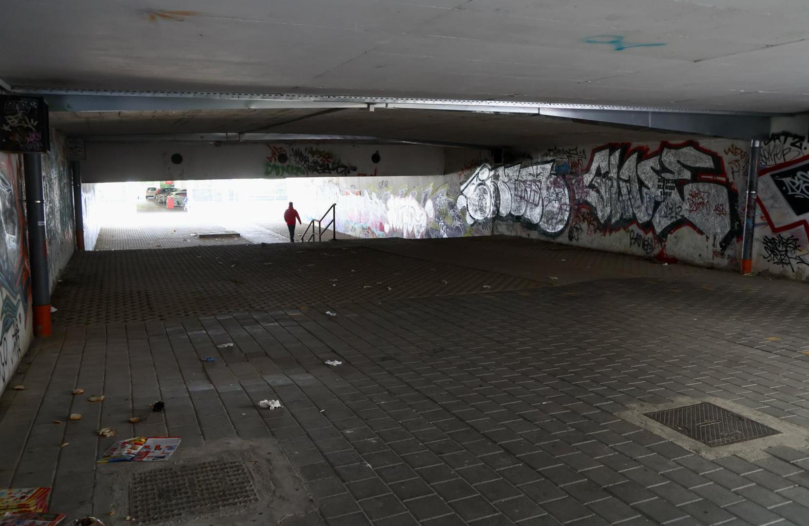 Jedna osoba smrtno je stradala sinoć u Splitu, a Policijska uprava splitsko-dalmatinska jutros je otkrila nove informacije o tragediji.

