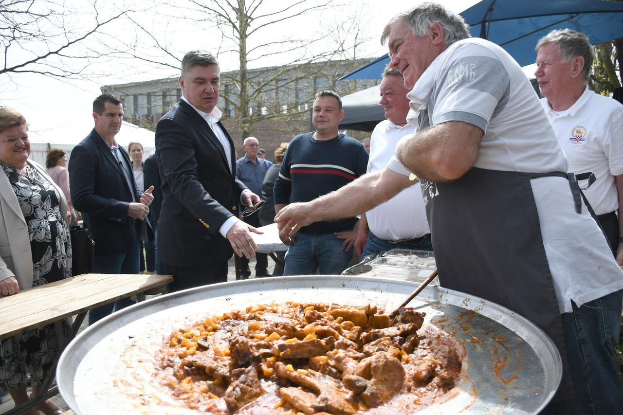 Gradec: Predsjednik Republike Zoran Milanović na manifestaciji Uskrsni običaji gradečkoga kraja