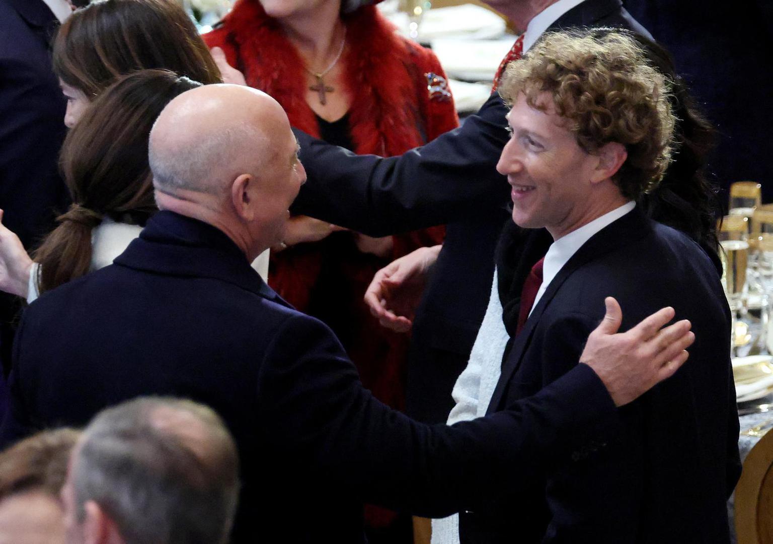 Jeff Bezos i Mark Zuckerberg