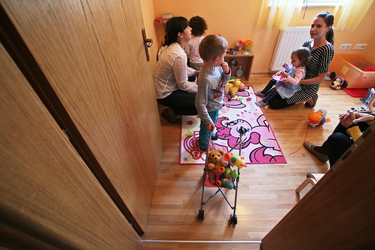 ica u Sesvetama. Vlasnica obrta je Mara Kopic. Photo: Jurica Galoic/PIXSELL