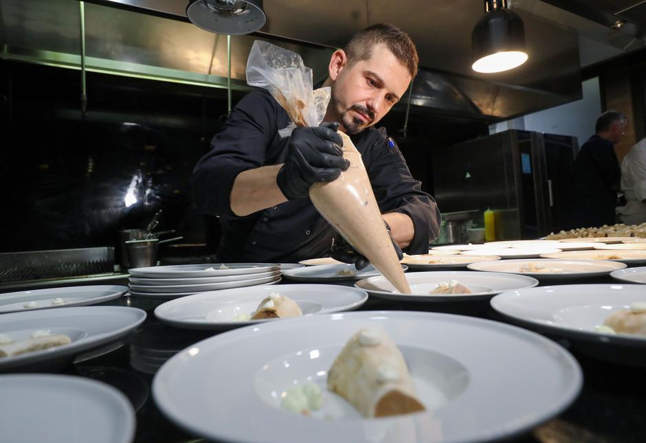 Zagreb: Enrico Derflingher pripremao hranu u restoranu OXBO