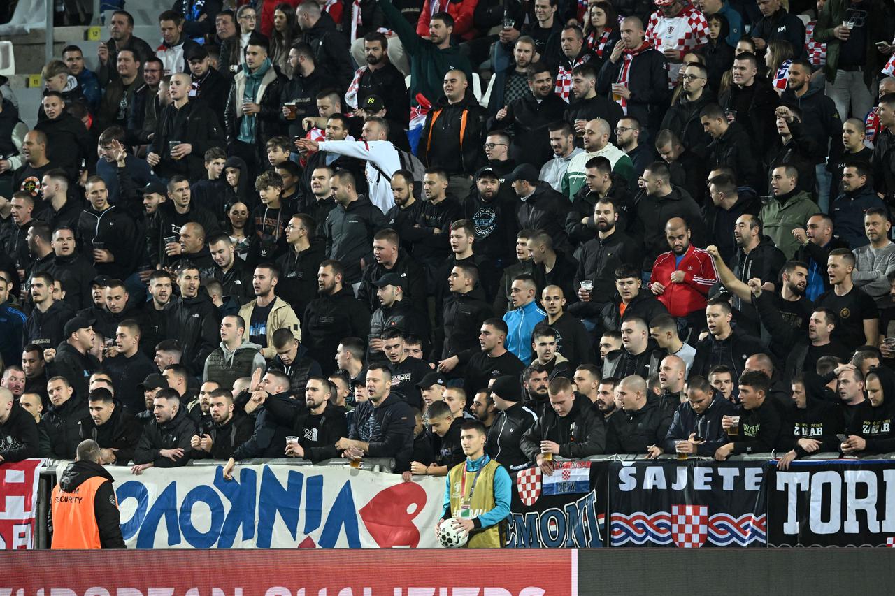 Rijeka: Atmosfera na trbinama tijekom susreta Hrvatske i Farskih otoka u kvalifikacijama za FIFA Svjetsko prvenstvo