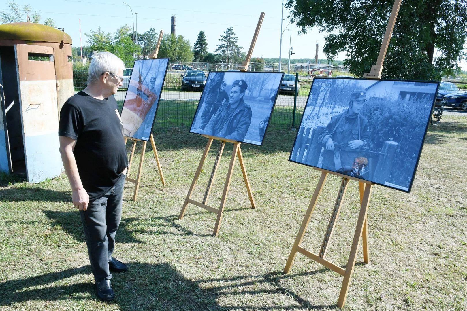03.09.2021., Sisak - Povodom Dana branitelja grada Siska u bivsoj vojarni Barutana odrzana je svecana akademija i dodijela Plaketa Marijan Celjak - junak obrane grada Siska u Domovinskom ratu te je otvorena izlozba fotografija Mladena Knezevica-Gipsa.Photo: Nikola Cutuk/PIXSELL