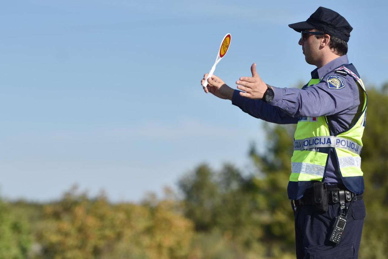 Vodice: U 24-satnoj akciji mjerenja brzine policija kontrolira brzinu na svim prometnicama