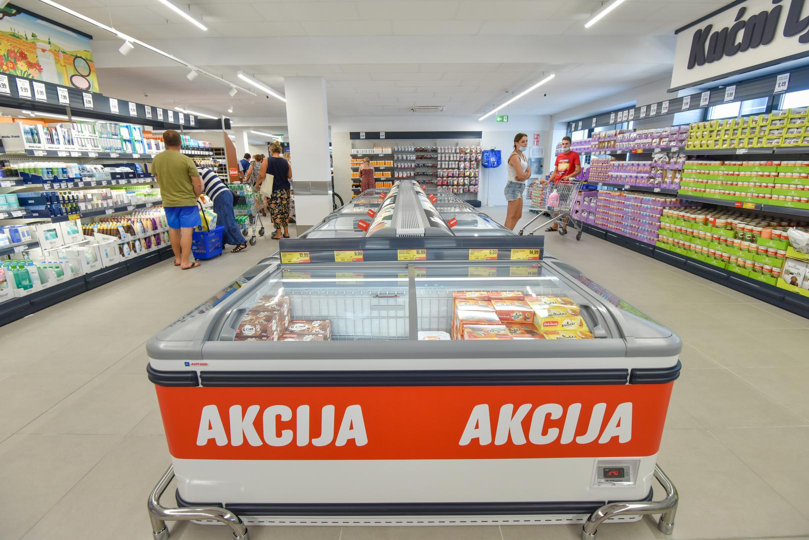 13.08.2020., Zadar - Talijanski market Eurospin otvorio je svoja vrata zadranima na Jadranskoj magistrali.Photo: Dino Stanin/PIXSELL