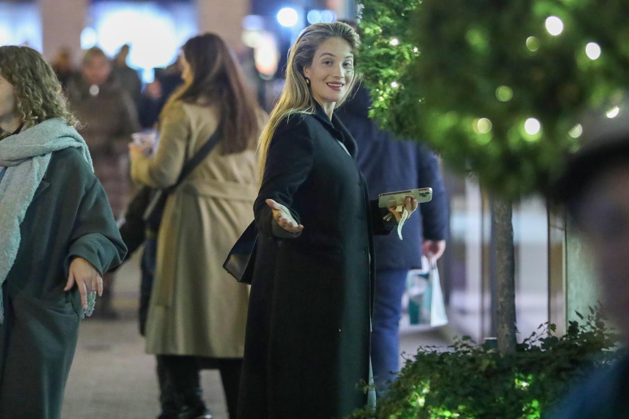 Zagreb: Izabel Kovačić u šetnji gradom