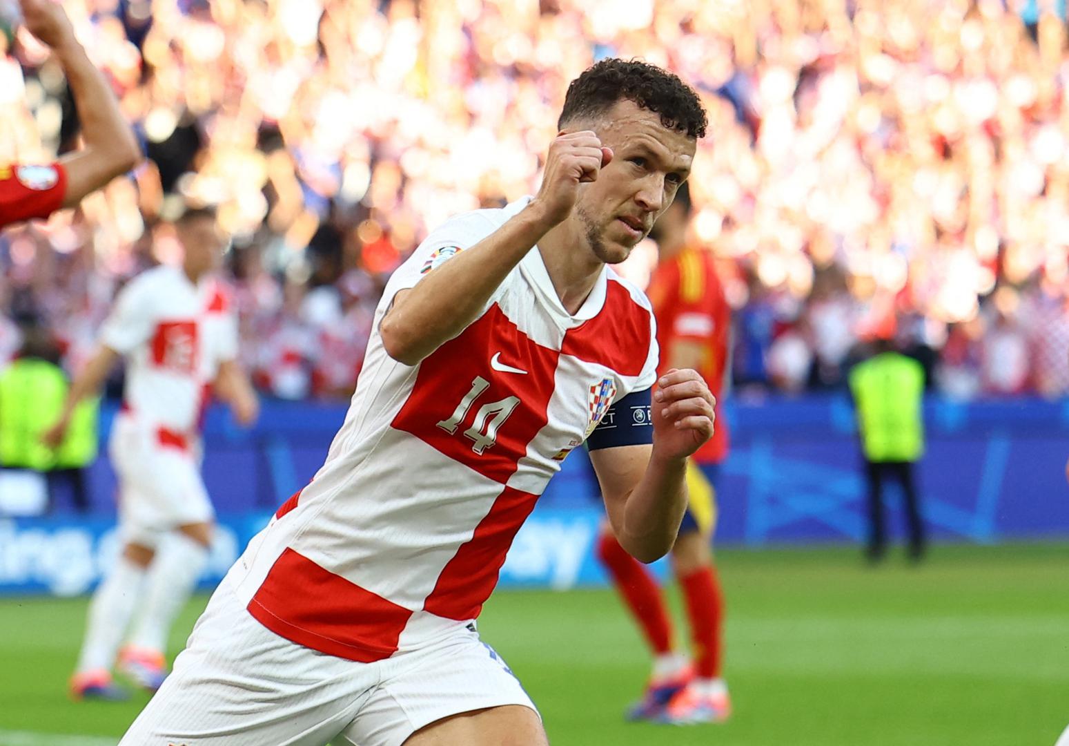 Od tuge Brune Petkovića zbog poništenog gola protiv Španjolske do veselja Luke Sučića zbog pogotka protiv Albanije, pogledajte koje su fotografije vatrenih, prema našem skromnom odabiru, obilježile dosadašnju fazu Europskog prvenstva.