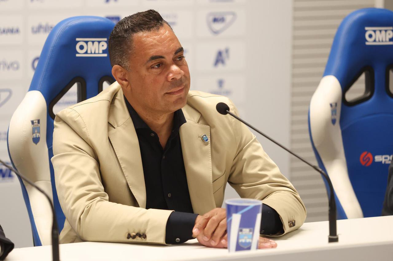 Osijek: Konferencija za medije u prostorijama NK Osijeka povodom predstavljanja novog sportskog direktora i nove vizije kluba