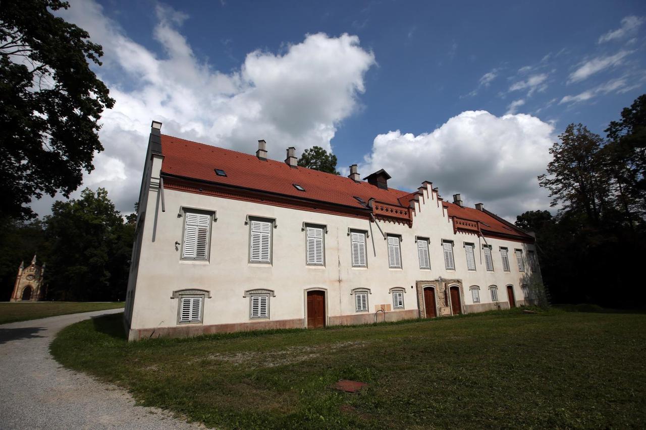 Jelačićevi Novi dvori