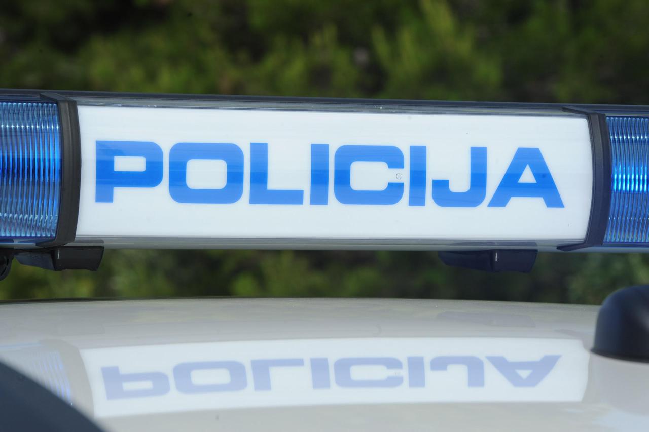 policija