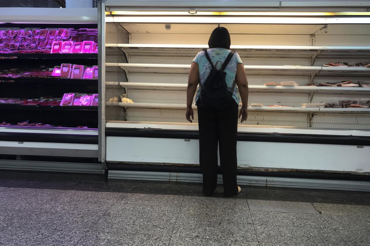 Prazne police trgovina u Venezueli