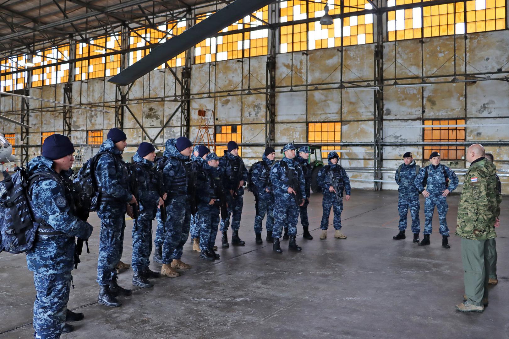 Program obuke obuhvaća usavršavanje rukovanja osobnim naoružanjem, provedbu instinktivnih i situacijskih gađanja, napada, prepada i zasjeda, zračni i pomorski desant, zatim komuniciranje u skladu s propisanim procedurama NATO-a, napredno poznavanje topografije i osnova prve pomoći.