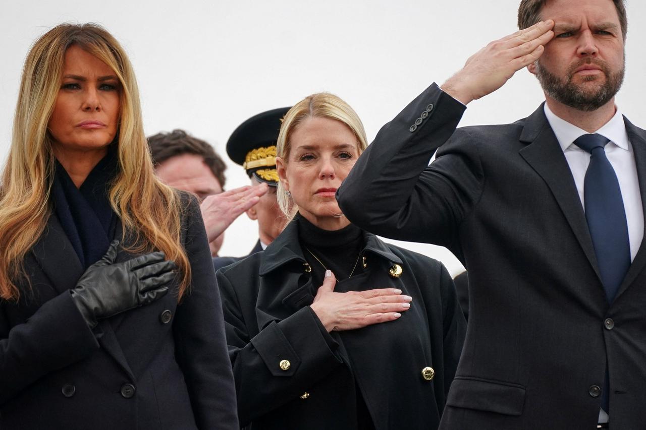 Tijekom tog razdoblja profilirala se kao konzervativna političarka s naglaskom na borbu protiv kriminala i čvrstu pravosudnu politiku,prenosi NBC News.