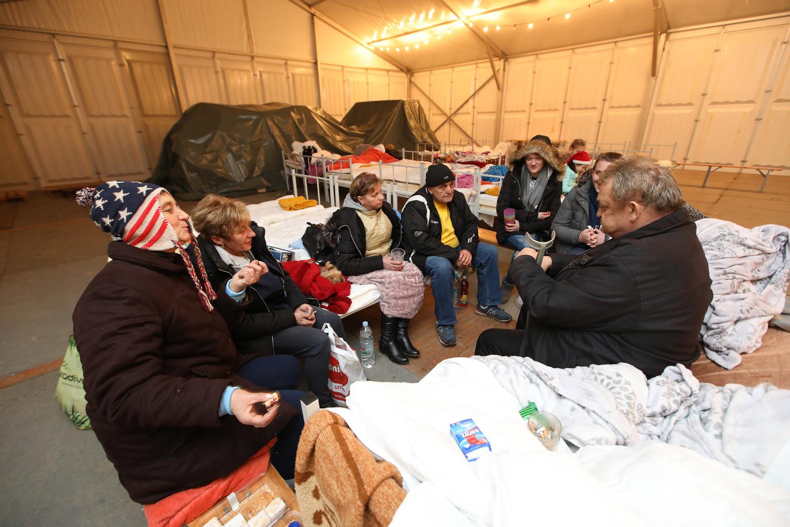 31.12.2020. Glina- Ispracaj 2020.godine u podrucju stradalom u potresu. Prihvatni centar.Photo: Boris Scitar/Vecernji list/PIXSELL