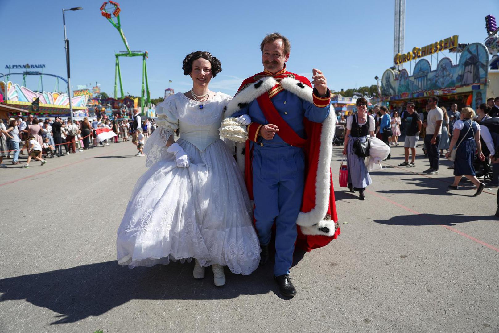 U nedjelju, 21, rujna, mnogi su uživali u paradi te mogli vidjeti sudionike odjevene u tradicionalnu odjeću. 