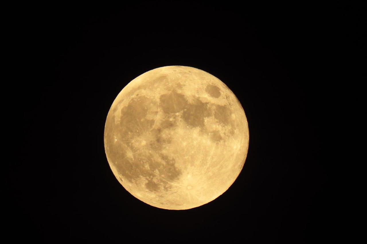 Pun mjesec iznad Šibenika