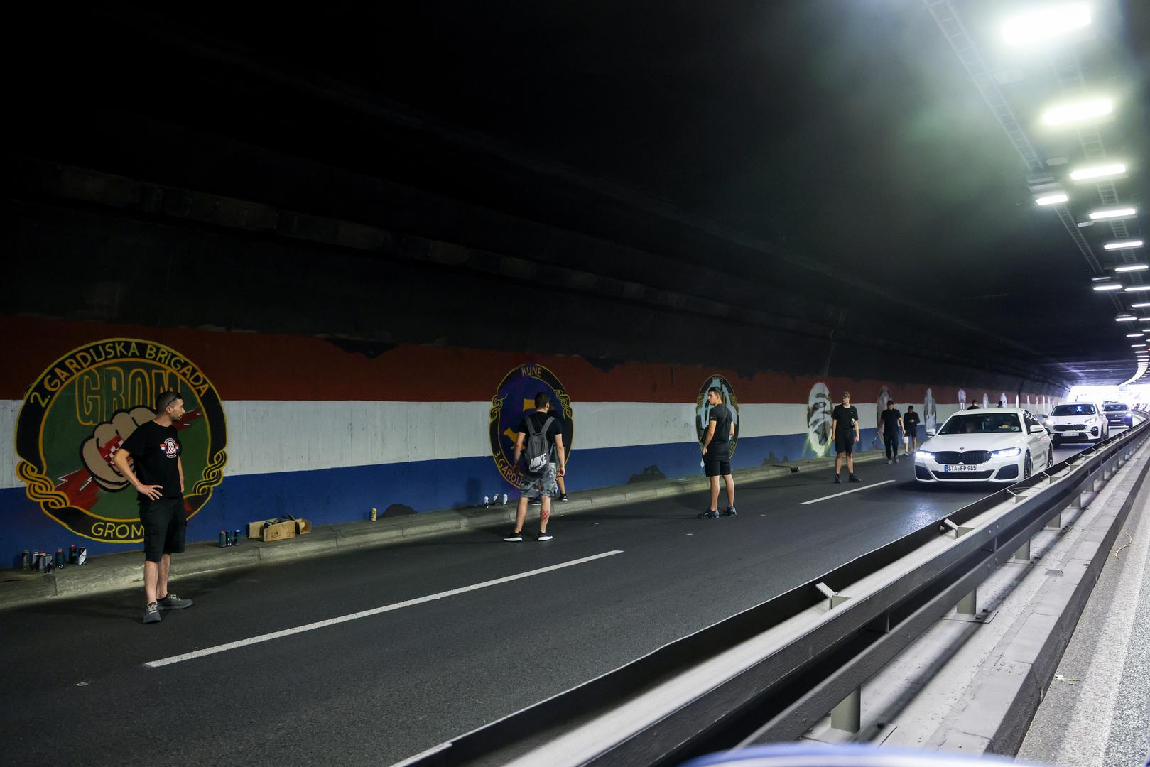 Fotografije novog oštećenja izazvale su brojne reakcije na društvenim mrežama, gdje su Zagrepčani osuđivali šaranje po muralu i pitali se tko stoji iza njega.