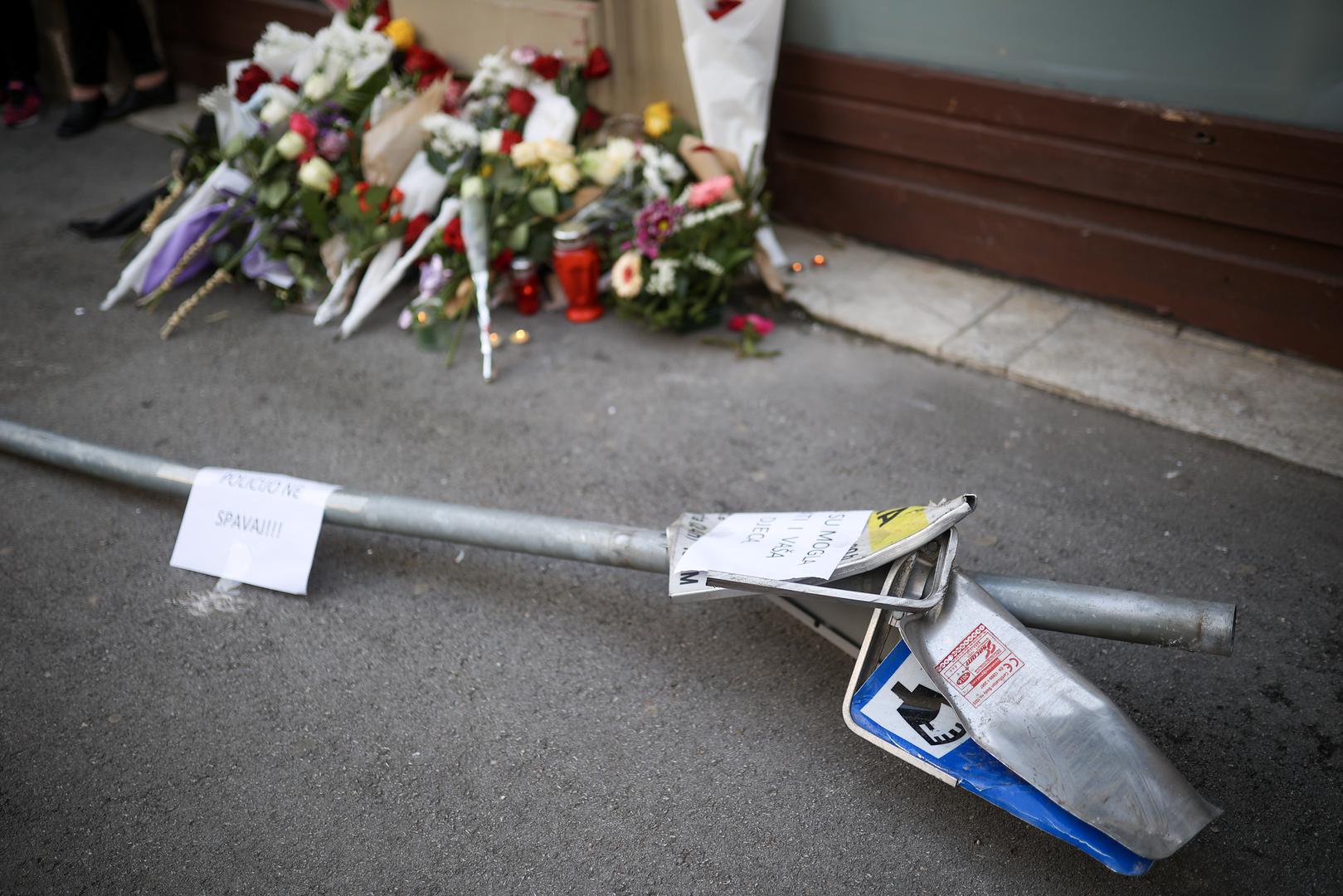 28.05.2023., Sarajevo, Bosna i Hercegovina - Nakon sto je u petak navecer u tragicnoj saobracajnoj nesreci ubijena mlada doktorica Azra Spahic, gradjani Sarajeva su odlucili odati joj pocast prosvjednim okupljanjem na mjestu nesrece. Photo: Armin Durgut/PIXSELL