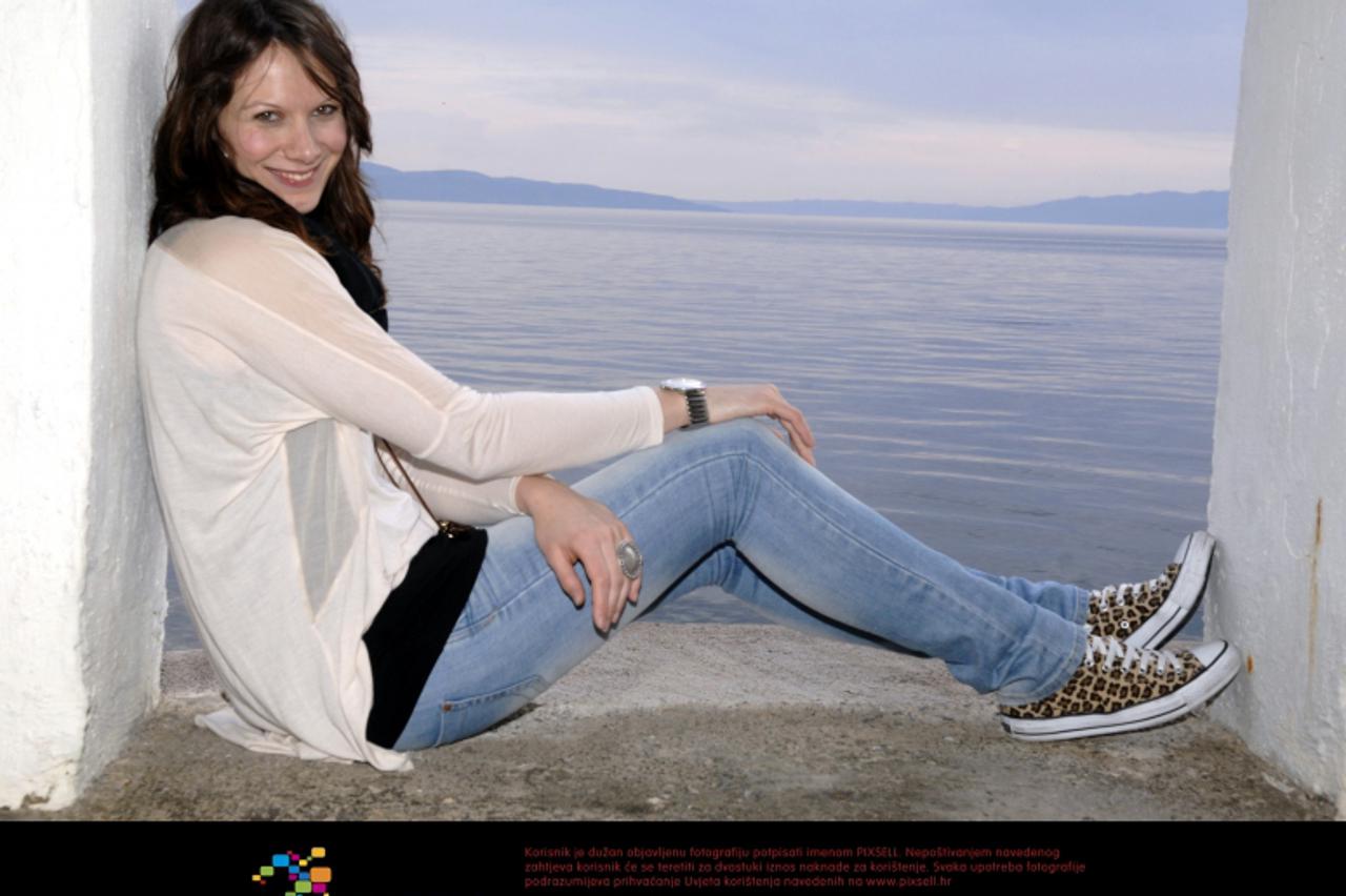 'SPECIJAL MAX     20.03.2012. Rijeka - Rukometasica reprezentativka Maida Arslanagic na plazi hotela Jadran. Portret. Photo: Goran Kovacic/PIXSELL'