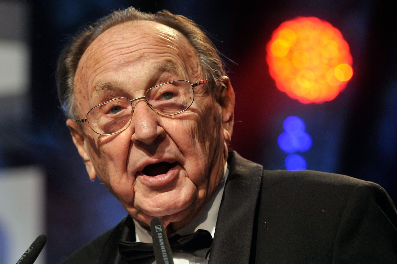 Genscher još je u ljeto 1990. krstario Jadranom s tadašnjim jugoslavenskim kolegom Budimirom Lončarom, uvjeren da nisu iscrpljene sve mogućnosti da se sačuva jugoslavenska federacija