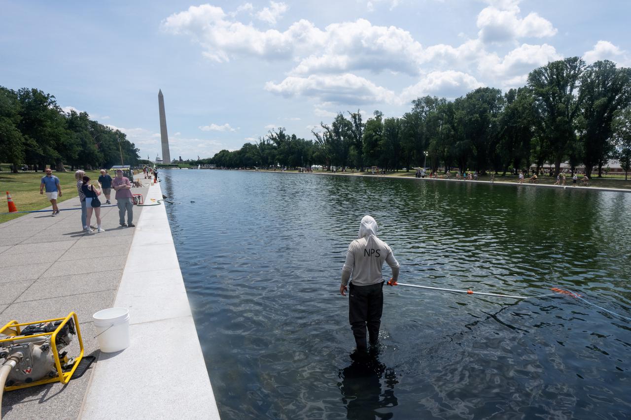 Renovations on the Lincoln Memorial Reflecting Pool