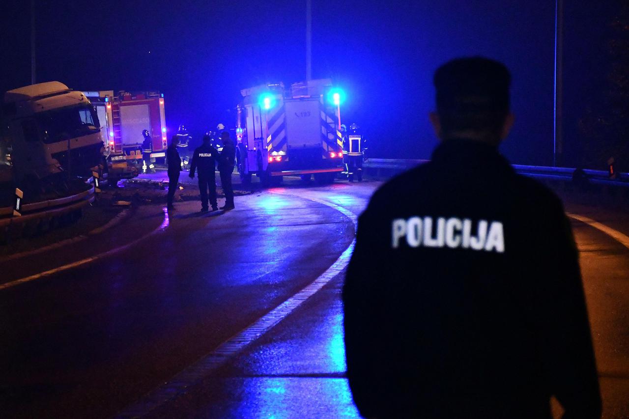 U prometnoj nesreći na autocesti A3 kod Okučana smrtno stradale tri osobe
