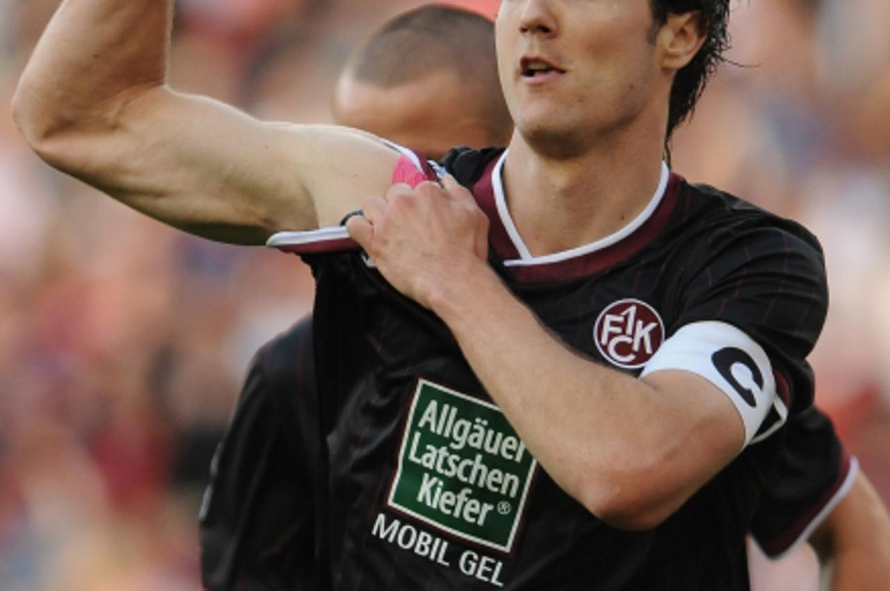 '09.04.2011, Mercedes-Benz Arena, Stuttgart, GER, 1. FBL, VfB Stuttgart vs 1.FC Kaiserslautern, im Bild Srdjan LAKIC (Kaiserslauern #9 CRO), Torschuetze, Foto Ÿ nph / Roth'