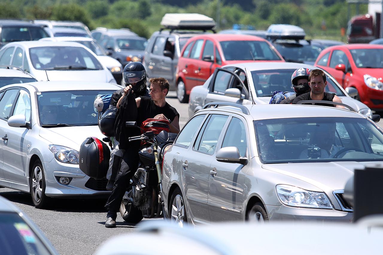 07.07.2012., Zagreb - S prvim vikendom u srpnju povecani promet turista stvorio je guzve na naplatnoj postaji Lucko u oba smjera.  Photo: Goran Stanzl/PIXSELL