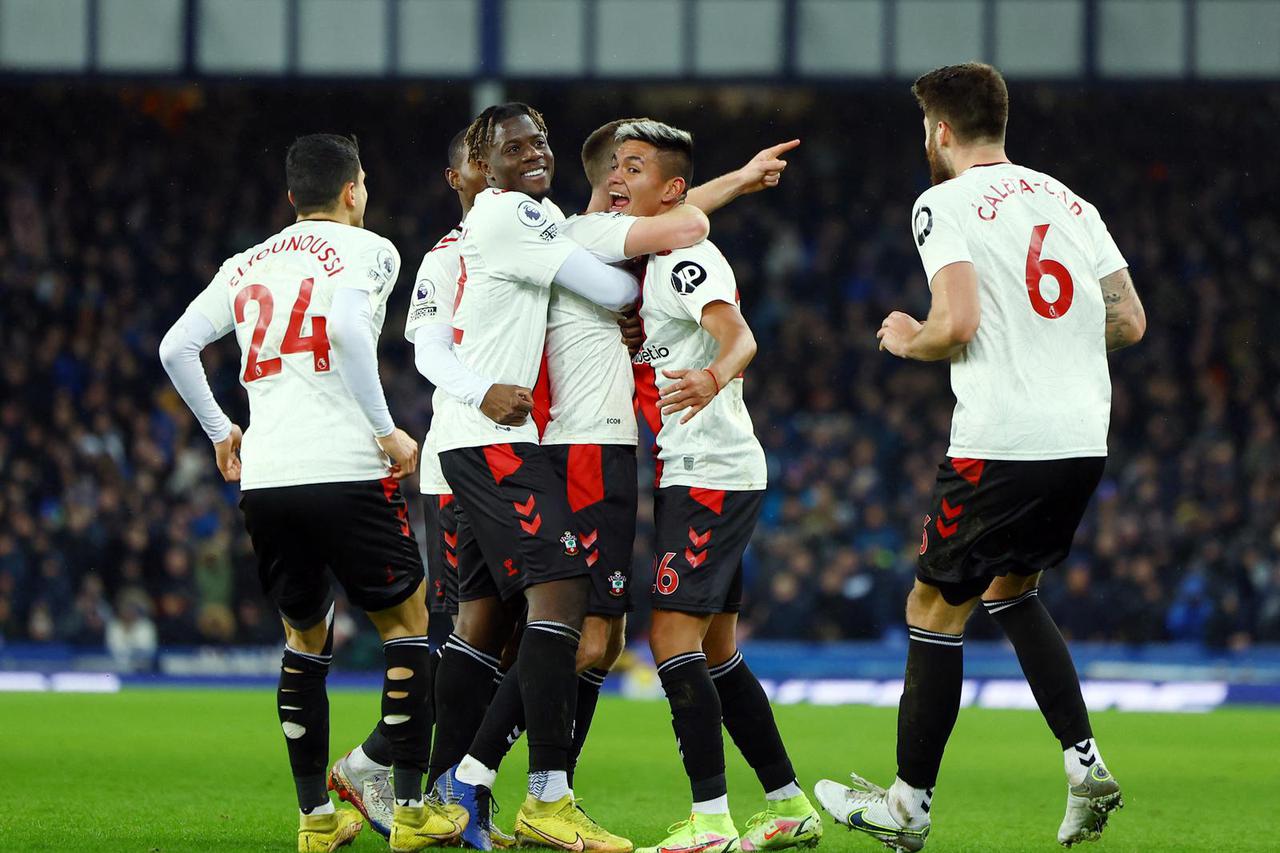 Premier League - Everton v Southampton