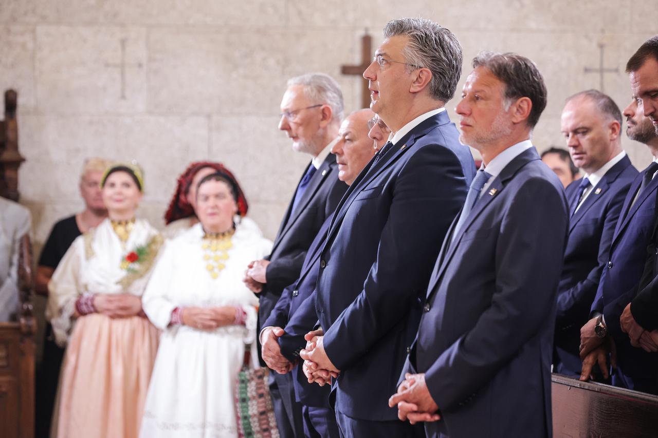 Zagreb: Predsjednik Vlade i članovi sudjelovali su na svetoj misi za Domovinu