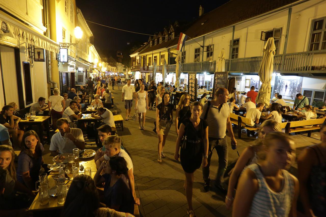 Zagreb: No?ni život u Tkal?i?evoj ulici