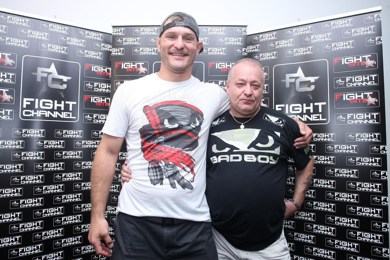 04.08.2014., Zagreb - U prostorijama Fight Channela odrzana je konferencija za medije Stipe Miocica, americkog MMA borca hrvatskih korijena. Stipe Miocic s ocem Bojanom.  Photo: Luka Stanzl/PIXSELL