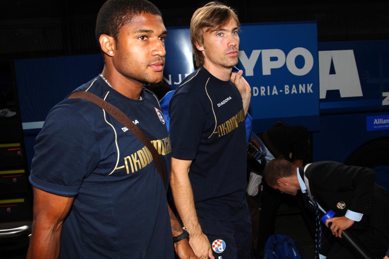 '27.07.2010., Zagreb Nogometasi NK Dinamo otputovali su u Moldaviju na prvi susret sa Moldavskim Sheriffom u sklopu treceg pretkola Lige prvaka. Sammir i Dario Simic Photo: Zeljko Hladika/PIXSELL'