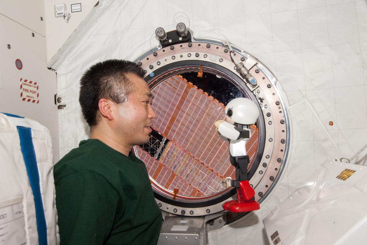 astronaut i robot