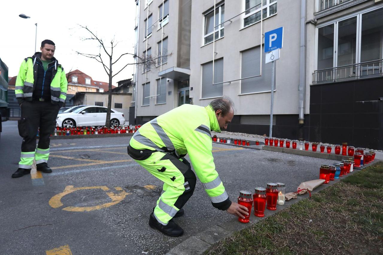 Zagreb: Djelatnici Čistoće upalili svijeće ispred stana u kojem je živio gradonačelnik