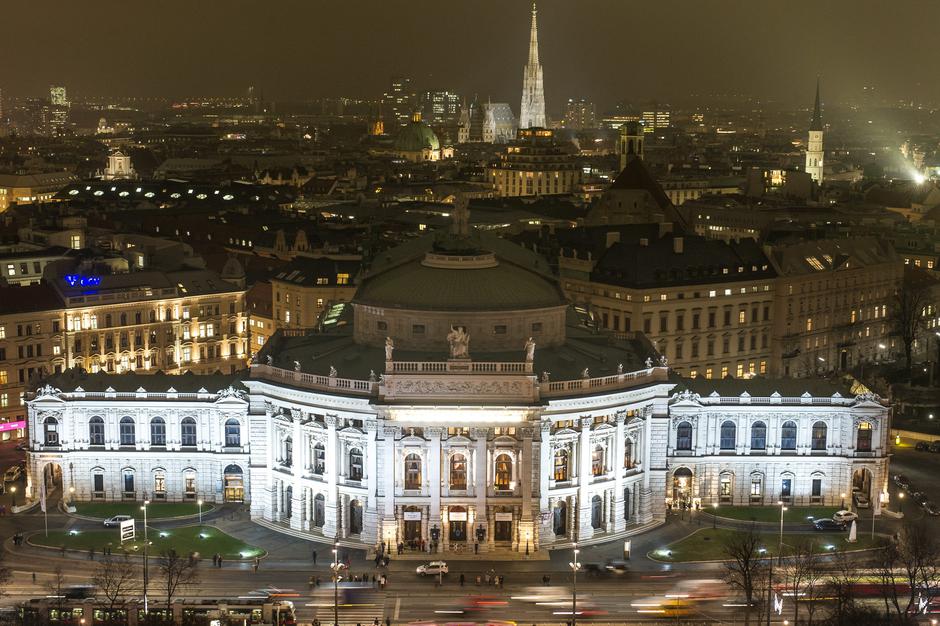 AUT, THEMENBILD, Christkindlmarkt am Rathausplatz