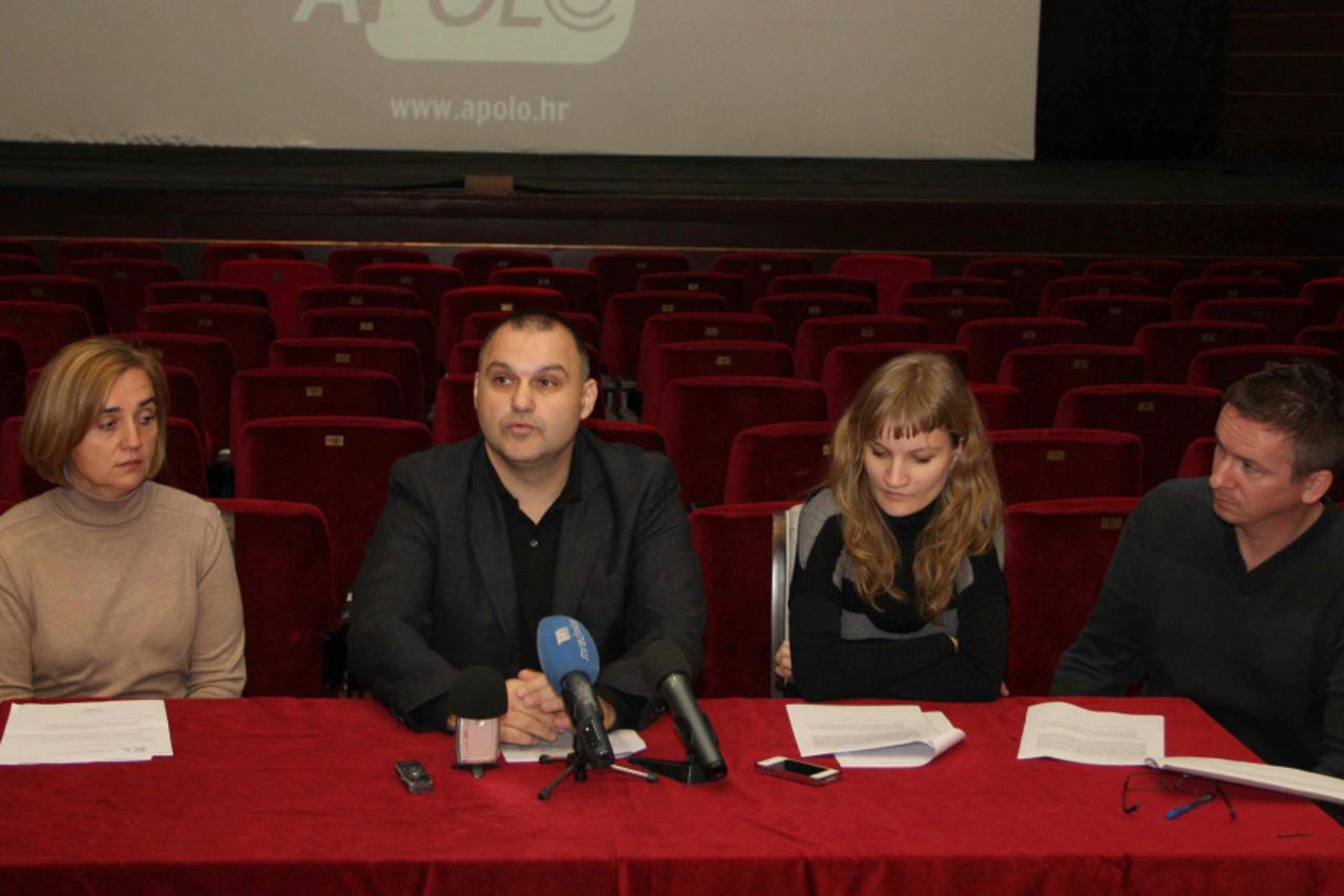 apolo01_nnn_kar_101212