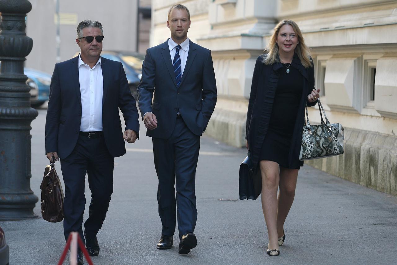 Saucha s odvjetnicima dolazi na Županijski sud na sjednicu Optužnog vijeća