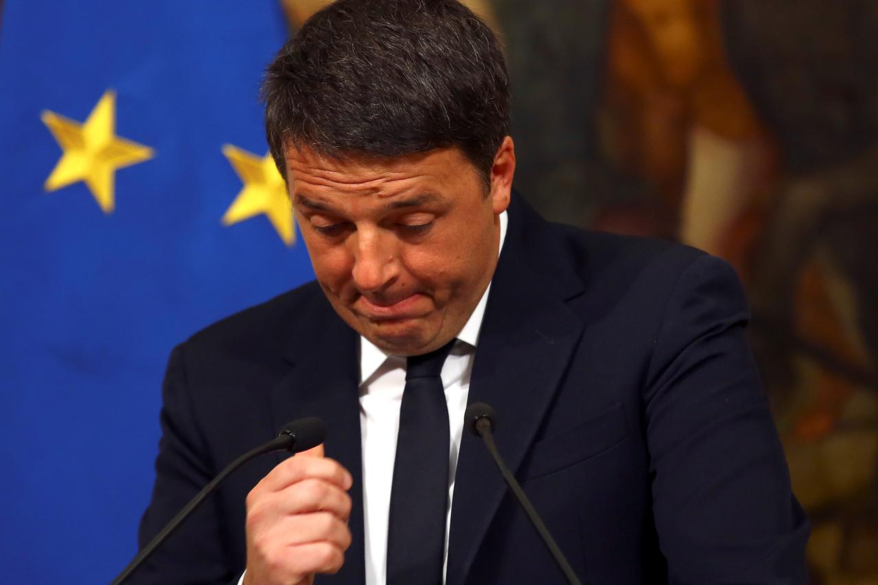 Matteo Renzi talks to President Sergio Mattarella