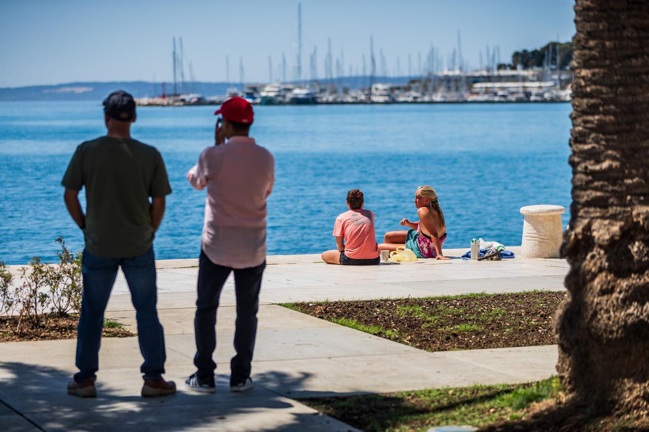Sunčani dan na splitskoj Rivi