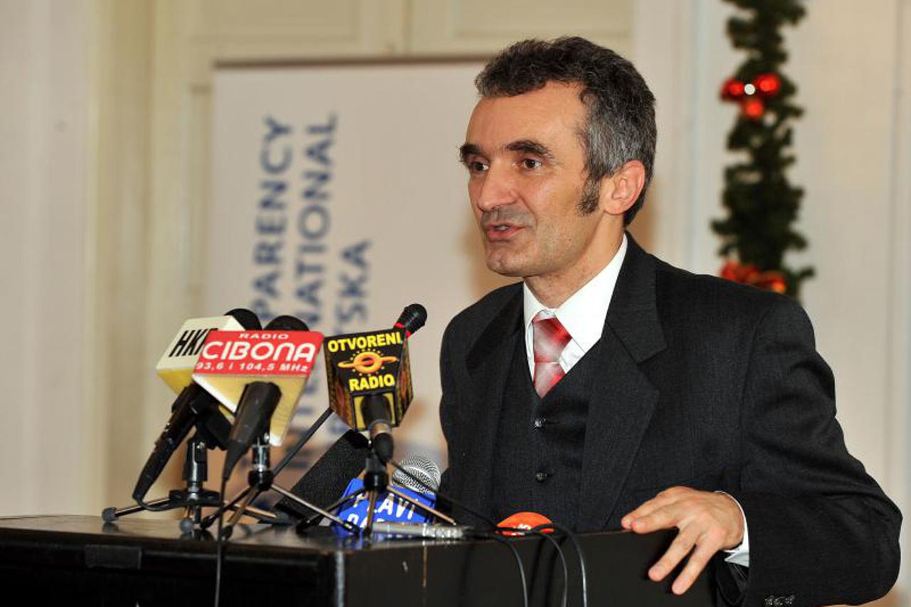 Zorislav Antun Petrović (1)