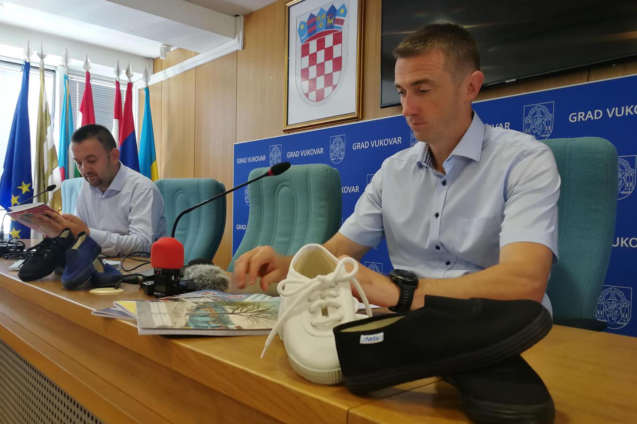 Grad Vukovar osigurao besplatne bilježnice i preobuku za školu