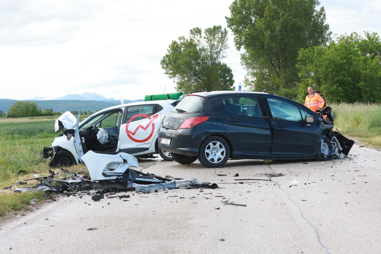 Teška nesreća kod Sinja, u sudaru četiri vozila ozlijeđeno pet osoba