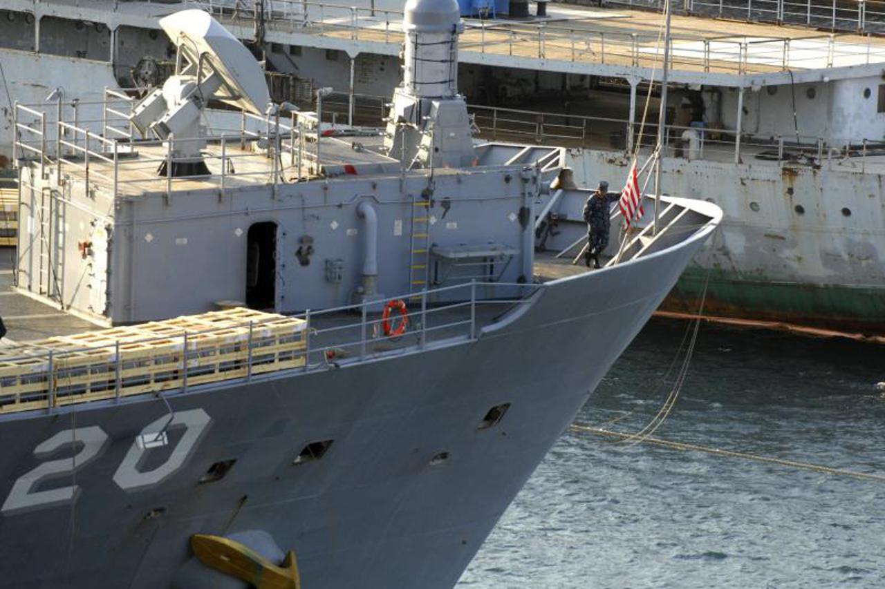 Američki ratni brod \"Mount Whitney\" uplovio u Viktor Lenac (1)