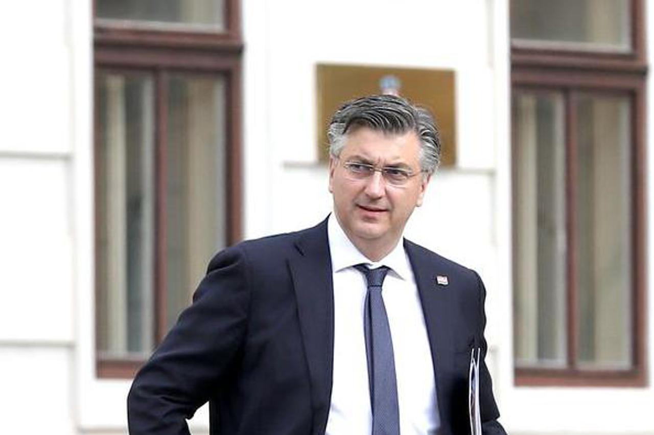 Zagreb: Premijer Andrej Plenković dolazi u Sabor